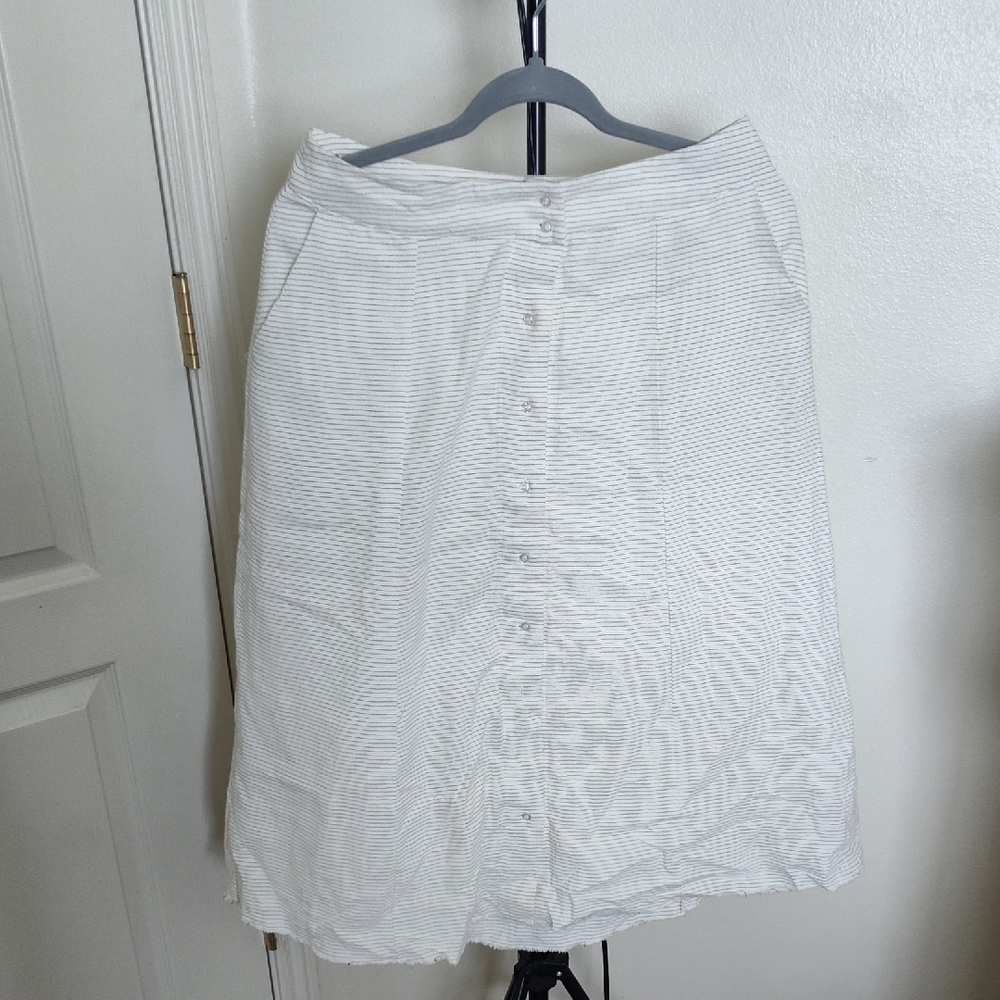 White Button-Front Women's Skirt